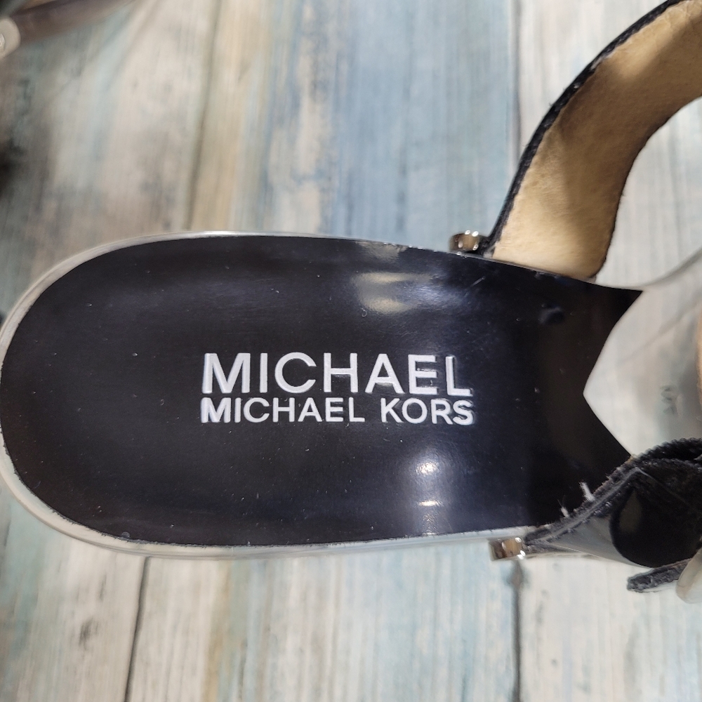 Michael kors Acrylic heels. - Picture 5 of 12